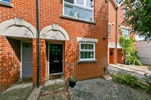 Pemberton Terrace close up- click for photo gallery